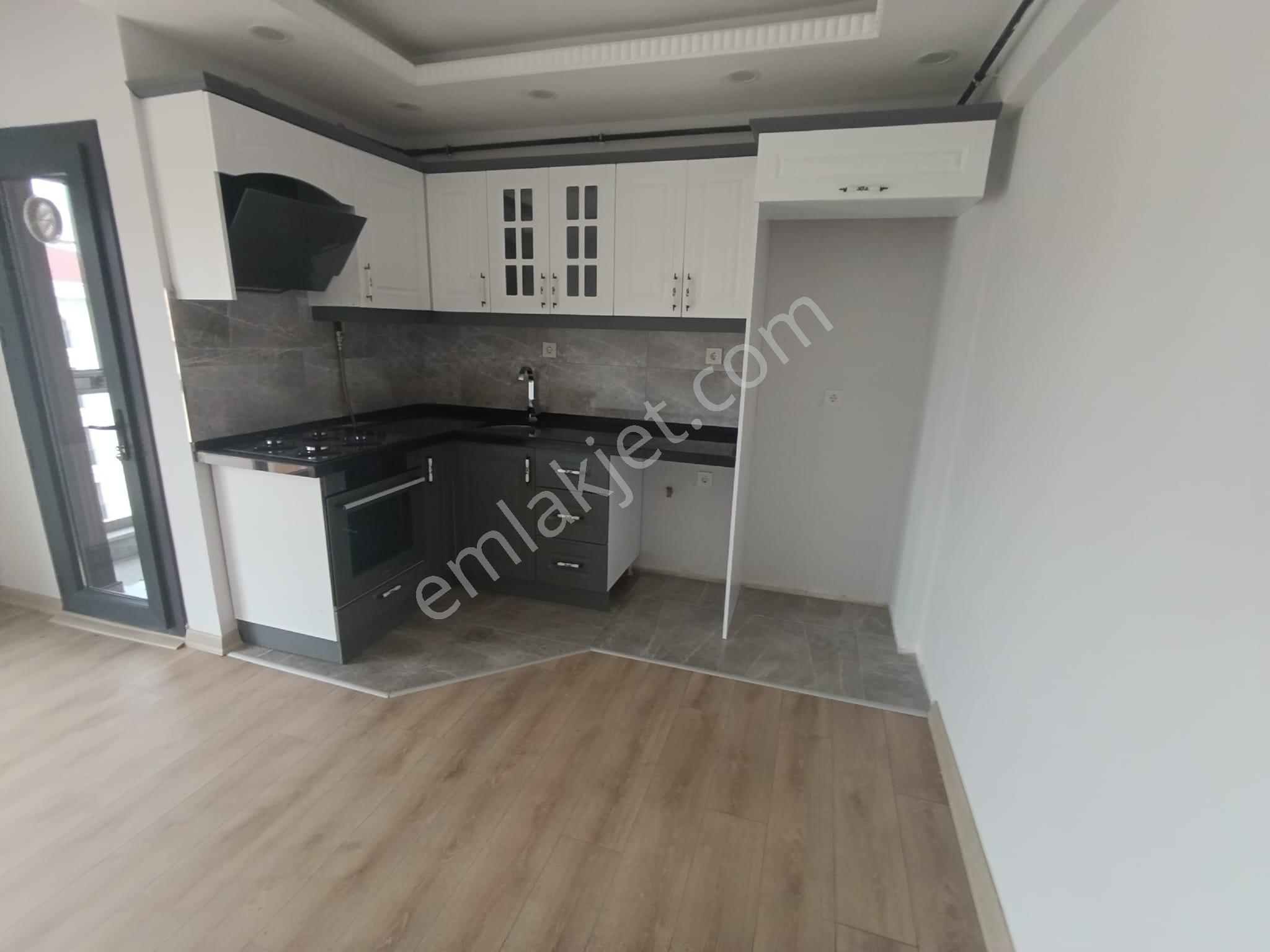 Remax Land'dan Emlaklarda Hürriyet Mahallesinde Kiralık 1+1(boş) - Görsel 2