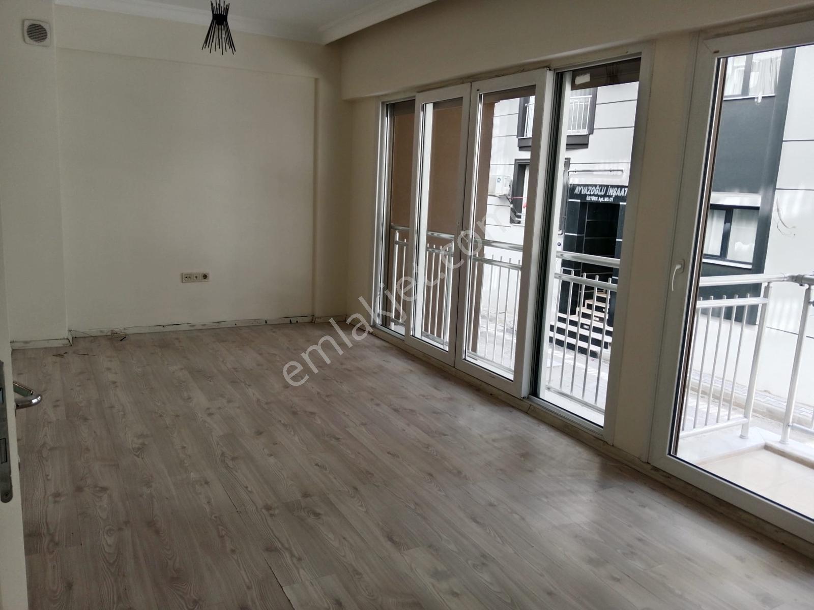 Karşıyaka Şemiklerde Kapalı Mutfaklı Geniş Kiralık 1+1 Daire - Görsel 15