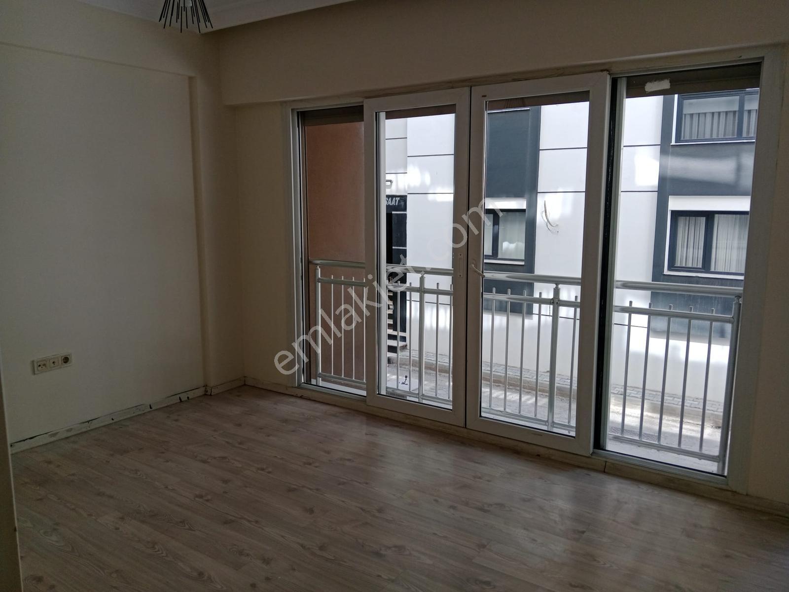Karşıyaka Şemiklerde Kapalı Mutfaklı Geniş Kiralık 1+1 Daire - Görsel 10