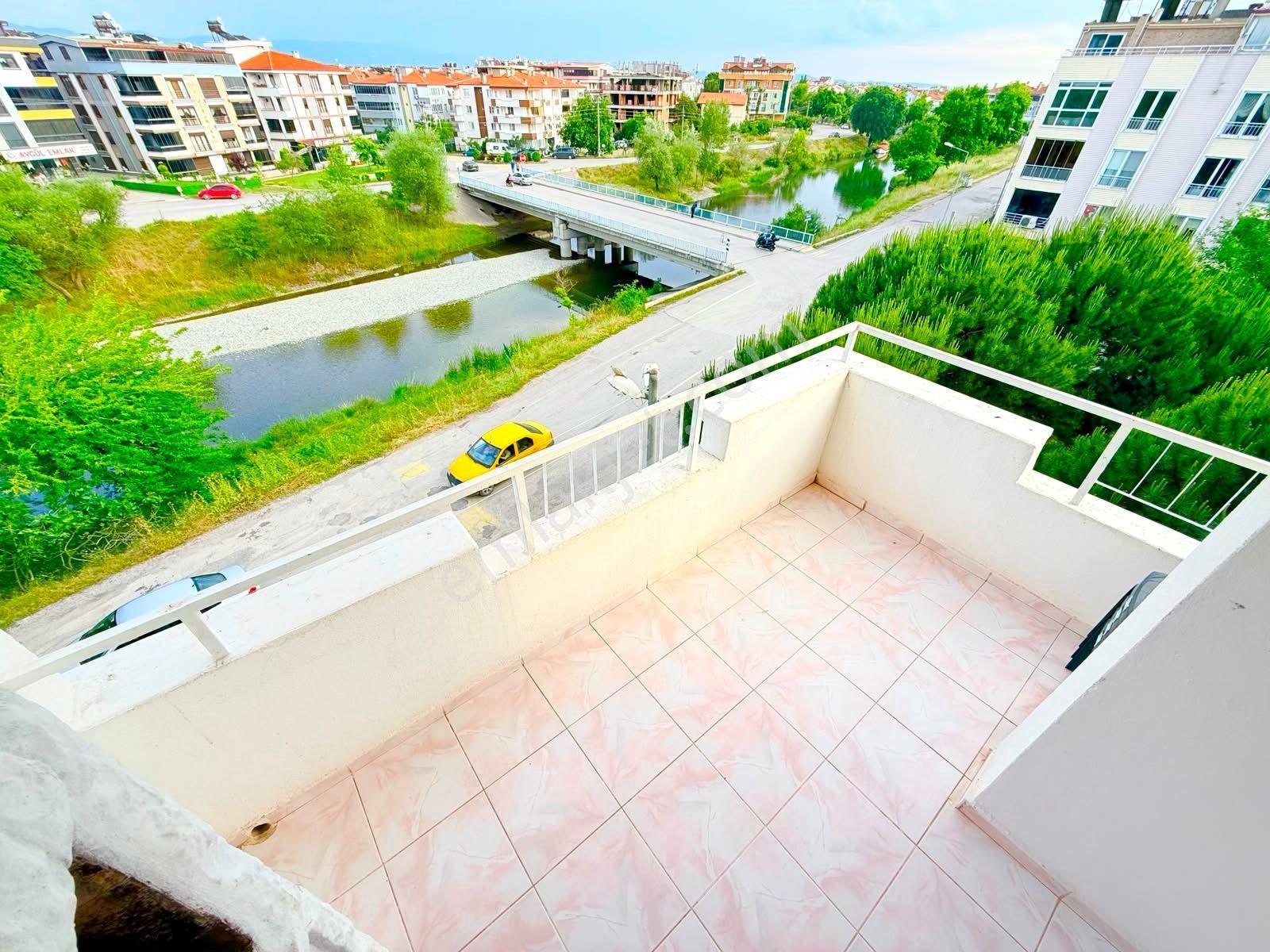𝄞yetkilisi Blue Life Egen'den İkizçay'da 3+1 Ada Mutfaklı Çay Manzaralı Barbekülü Daire - Görsel 6