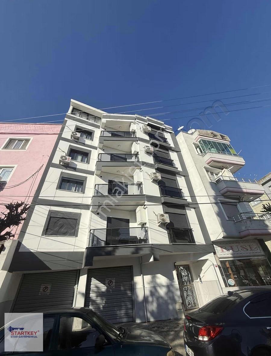 Turgutlu Cumhuriyet Mahallesinde Karaca Sokak Satılık 3+1 Daire
