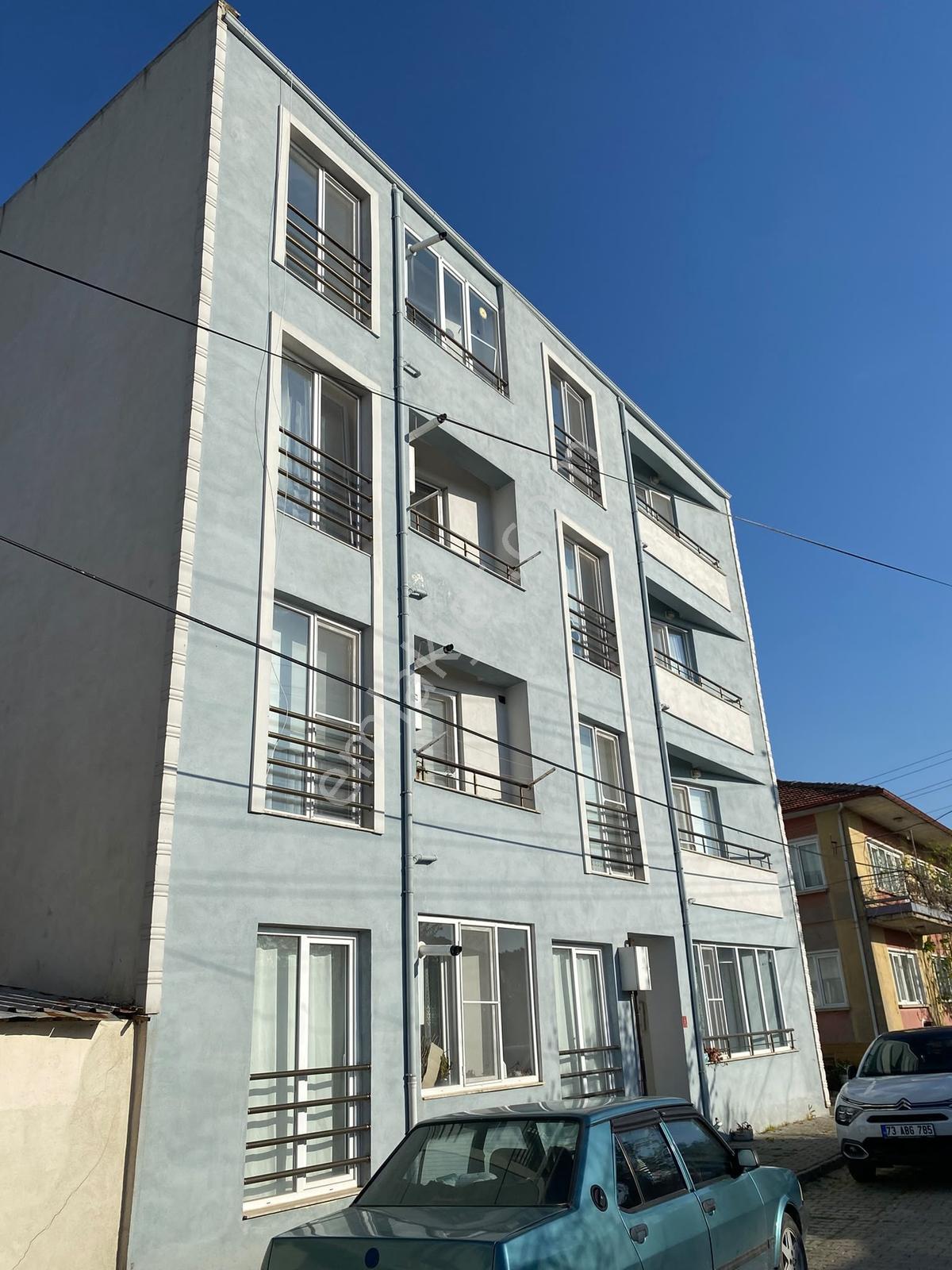 Nova'dan Kepsut Cumhuriyet İlk Okulu Yakını Kiralık 2+1 Daire