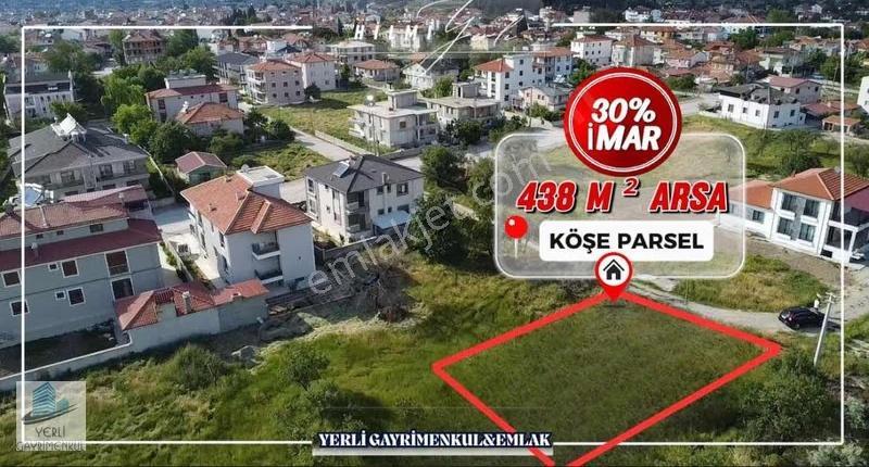 Yerli Gayrimenkul'den Çatlar Mah. 438 M² Köşe Parsel Arsa