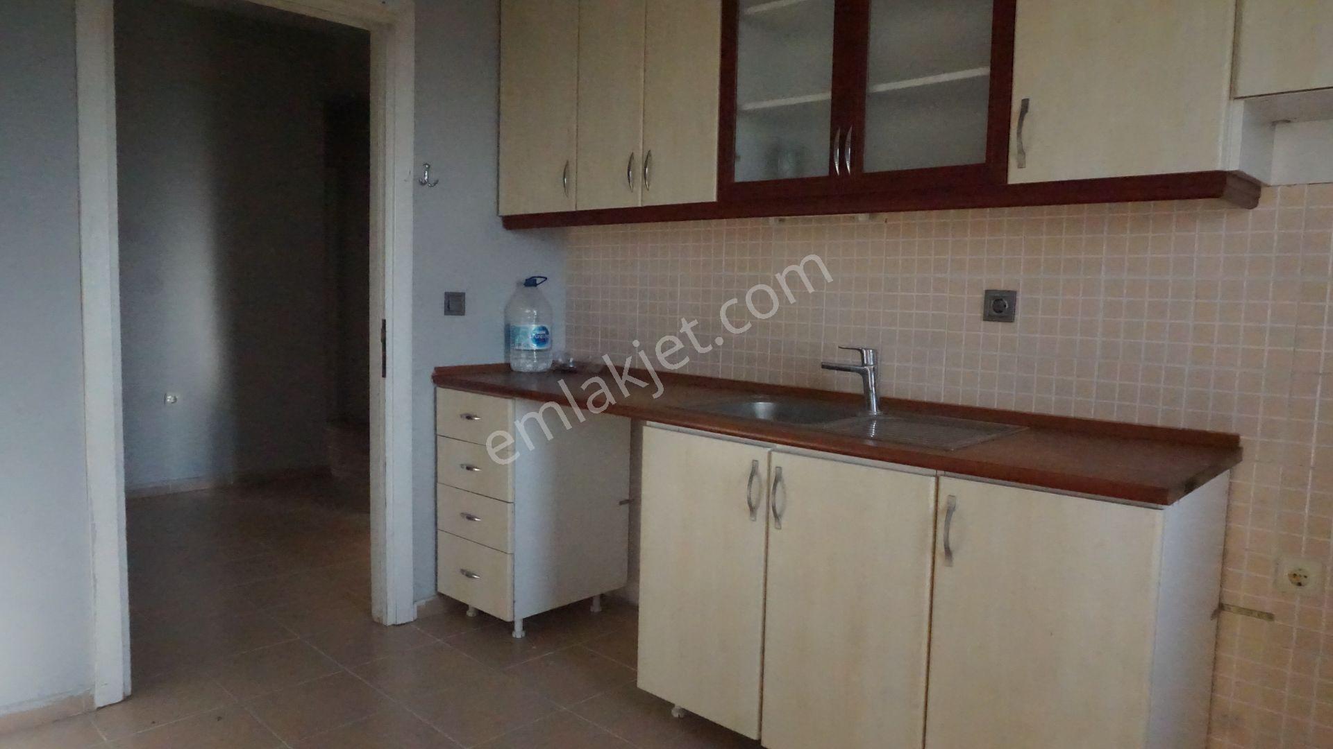 Asarlıkda Satılık 2+1 Doğalgaz Kombili+balkonlu Çiğli Serkan Emlak Dan - Görsel 3