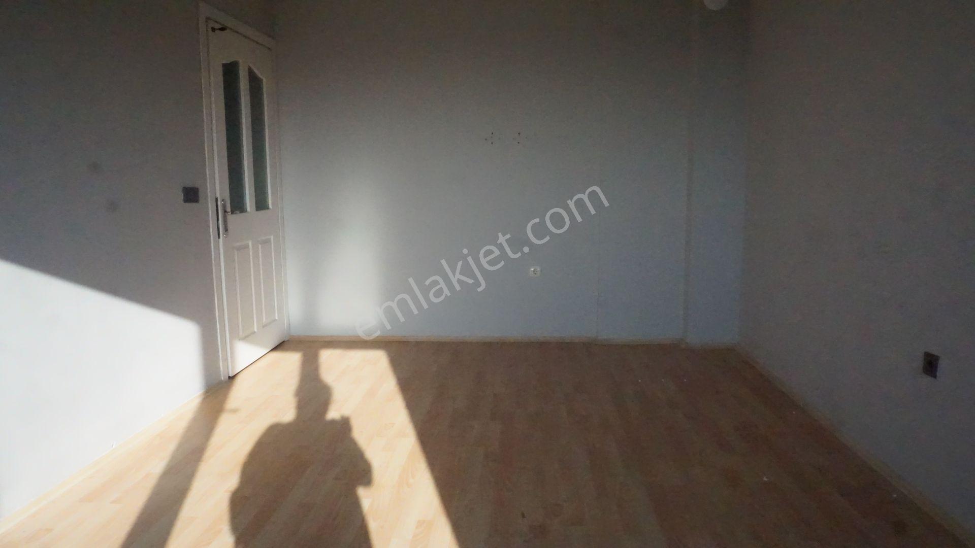 Asarlıkda Satılık 2+1 Doğalgaz Kombili+balkonlu Çiğli Serkan Emlak Dan - Görsel 8