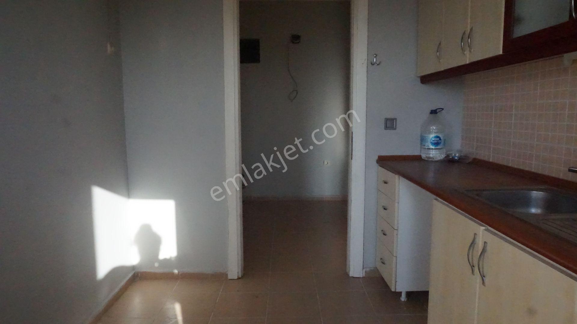 Asarlıkda Kiralık 2+1 Doğalgaz Kombili+balkonlu Çiğli Serkan Emlak Dan - Görsel 4