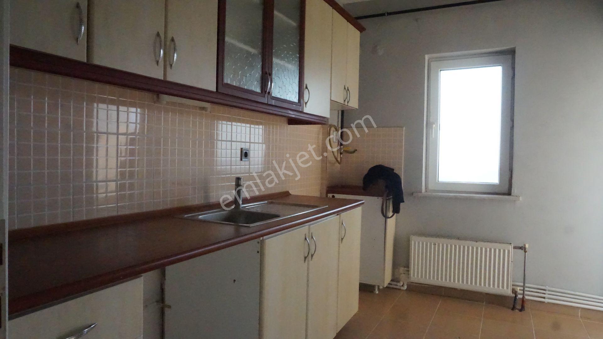 Asarlıkda Kiralık 2+1 Doğalgaz Kombili+balkonlu Çiğli Serkan Emlak Dan