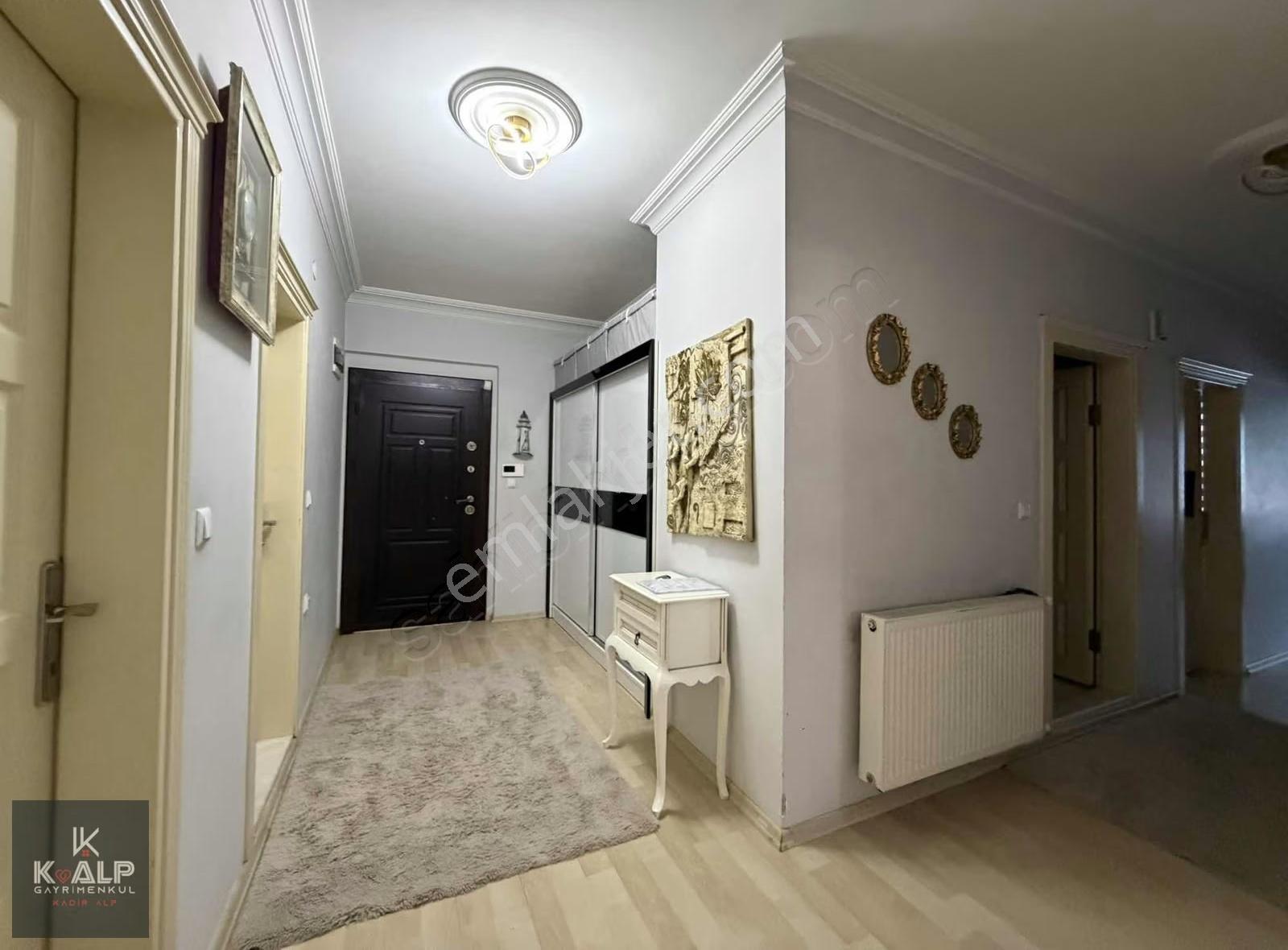 Site 2010'da Satılık 4+1 Daire.bahçe Cepheli Masrafsız - Görsel 4