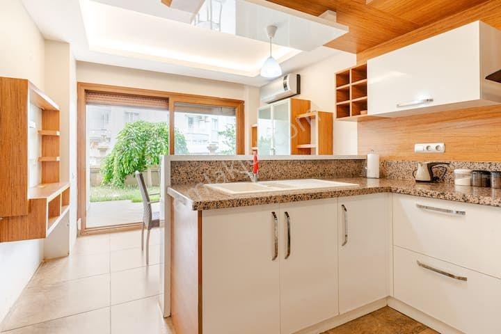 Kuşadası Geniş Ferah Kendine Ait 500 M2 Bahçesi Olan Özel Daire - Görsel 24