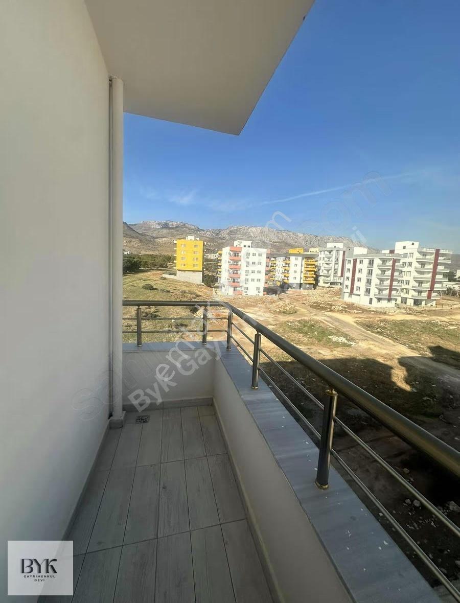 Yeşilovacık'da 95m2 Denize 600m 2+1 Ara Kat - Görsel 6