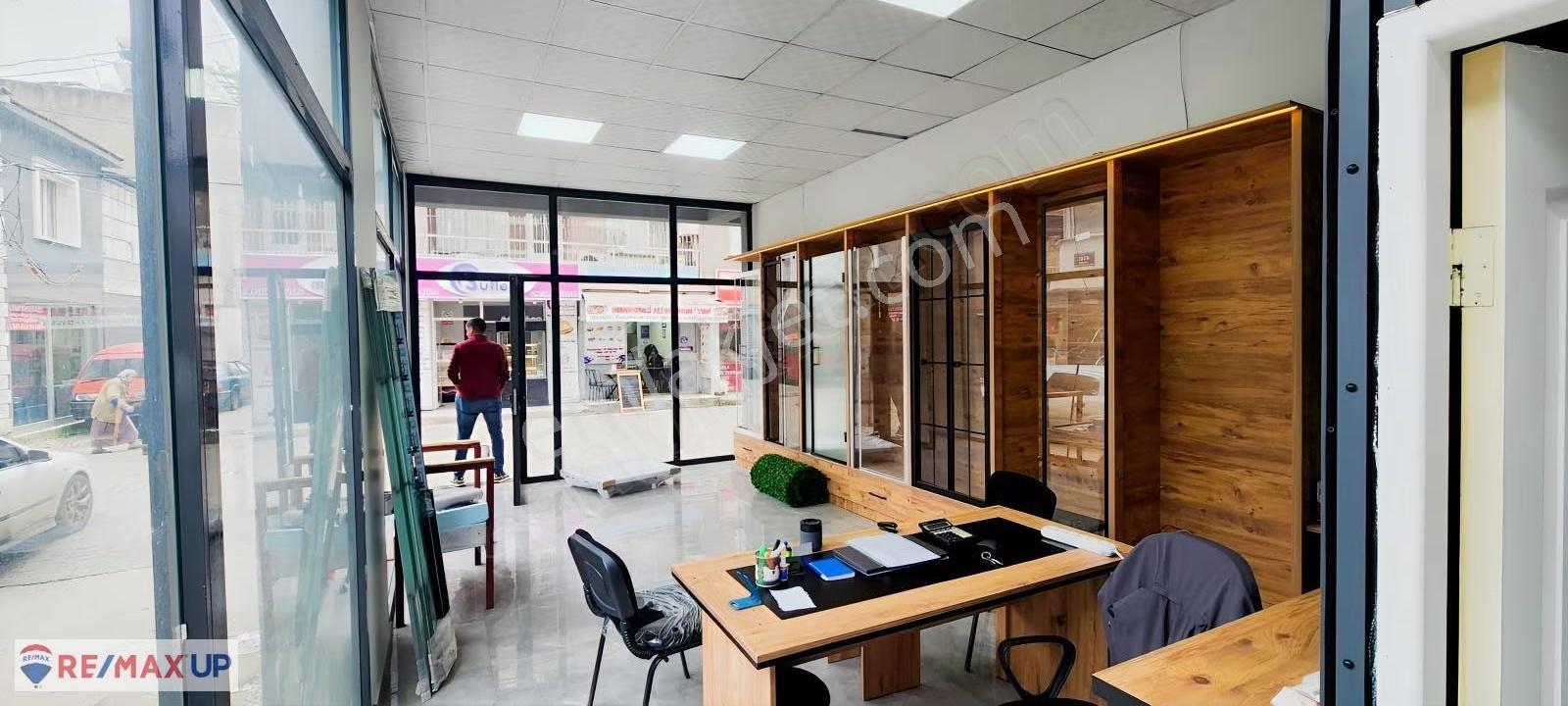 Karabağlar'da Köşe Konumda Satılık 58m² Dükkan - Görsel 7