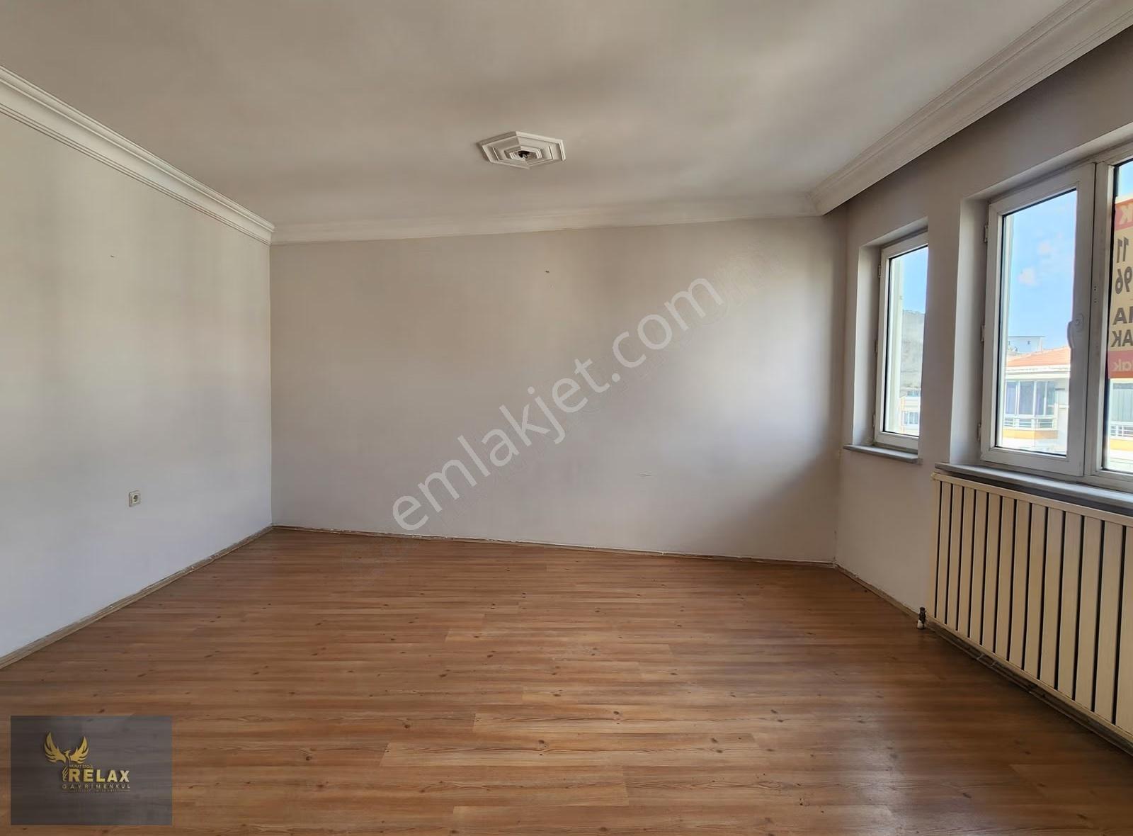 İhsaniye Mahallesinde 3+1 Kiralık Balkonlu Daire - Görsel 24