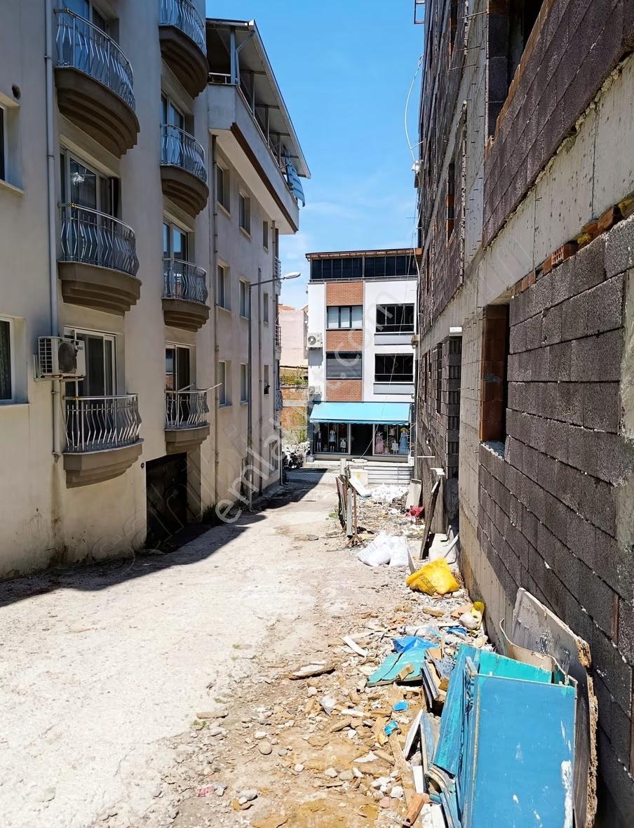 Dikili İsmetpaşa Merkezde Asansörlü & Otoparklı Bakımlı 4.kat2+1 - Görsel 6