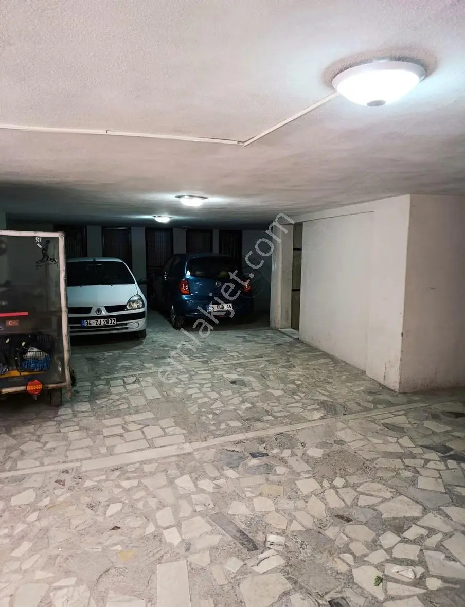 Dikili İsmetpaşa Merkezde Asansörlü & Otoparklı Bakımlı 4.kat2+1 - Görsel 4