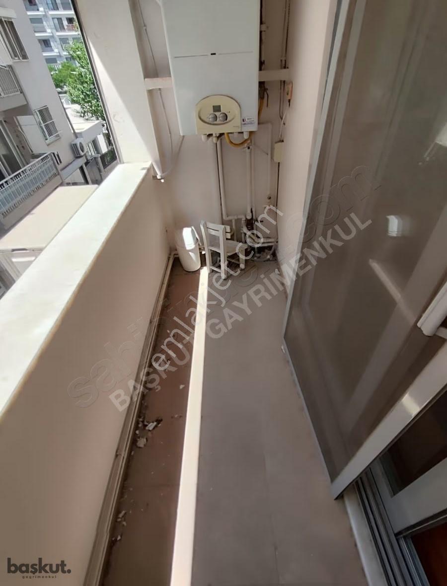 Başkut'tan Karşıyaka Sahilde Eşyalı 2+1 Deniz Manzaralı Daire - Görsel 13