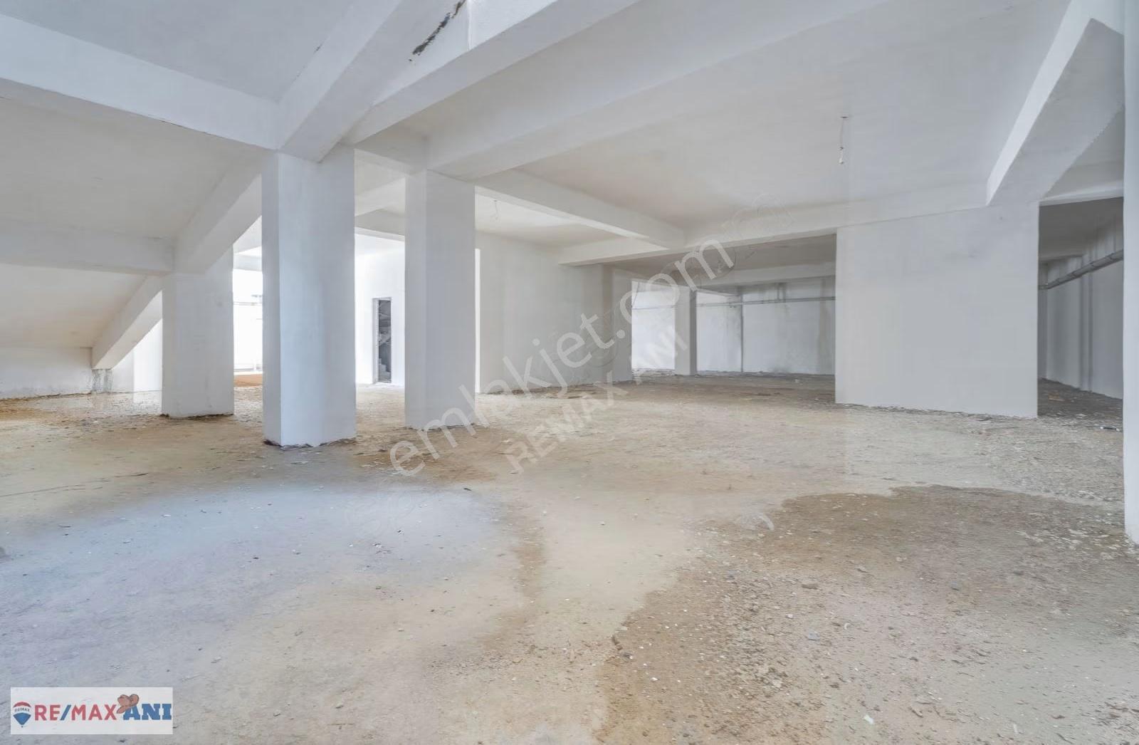 Üsküdar Çengelköy 'de Cadde Üzeri Komple Kiralık Plaza - Görsel 26