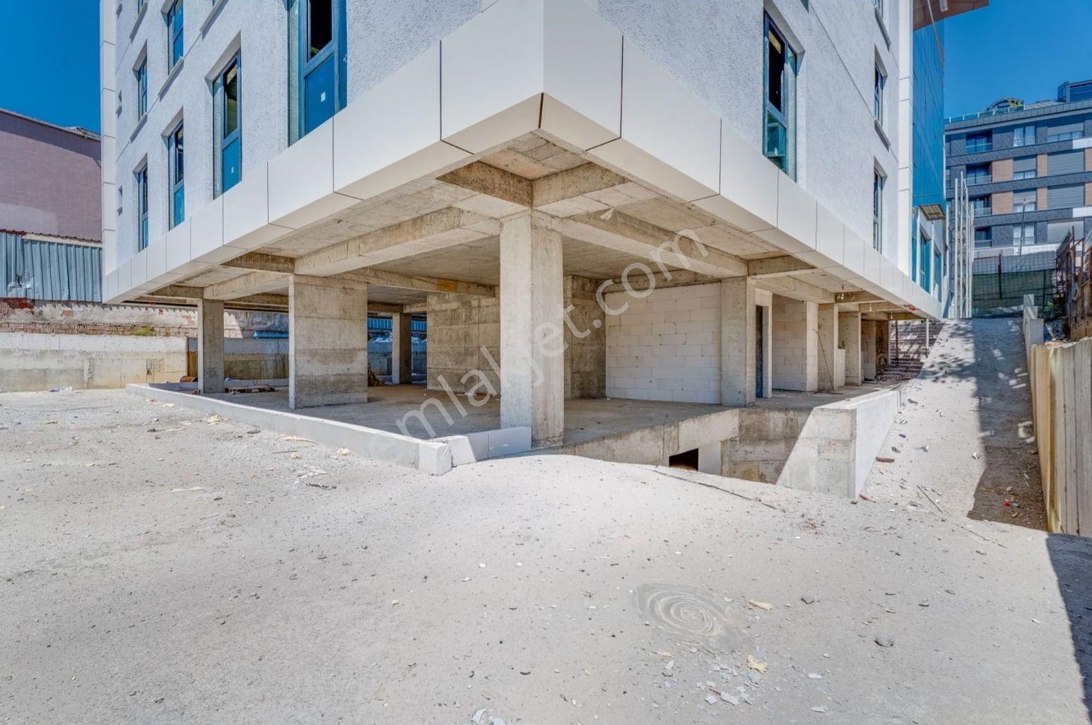 Üsküdar Çengelköy 'de Cadde Üzeri Komple Kiralık Plaza - Görsel 28