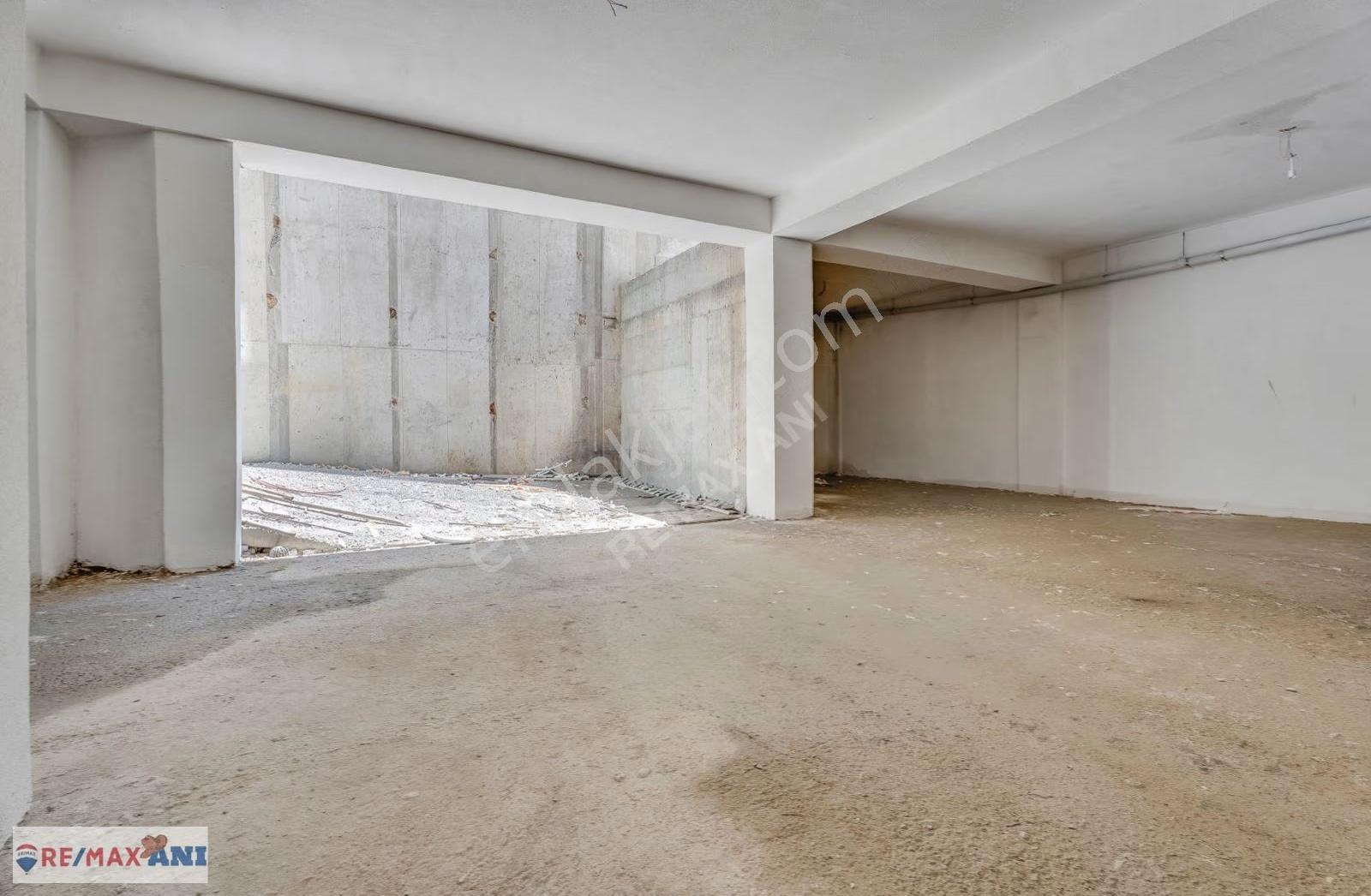 Üsküdar Çengelköy 'de Cadde Üzeri Komple Kiralık Plaza - Görsel 27
