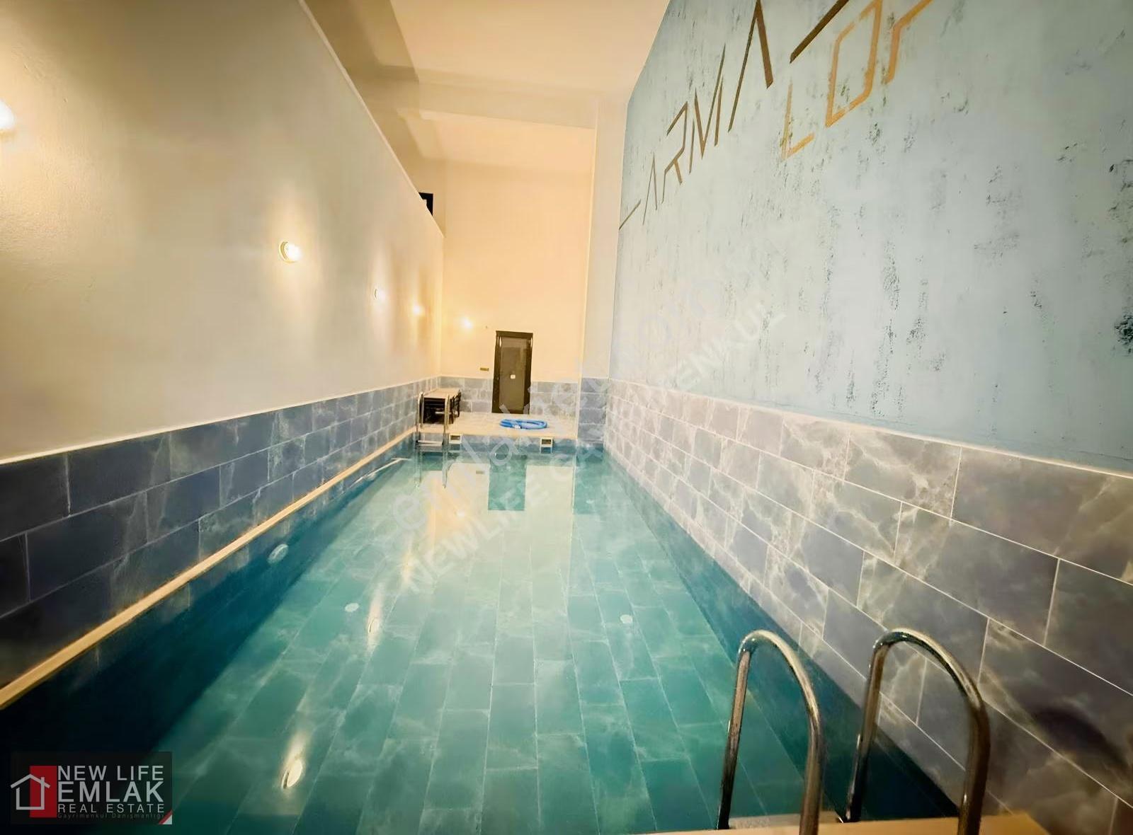 Kuşadasında Garaj Arkasında Armada Loft Sitesinde Satılık Daire - Görsel 4