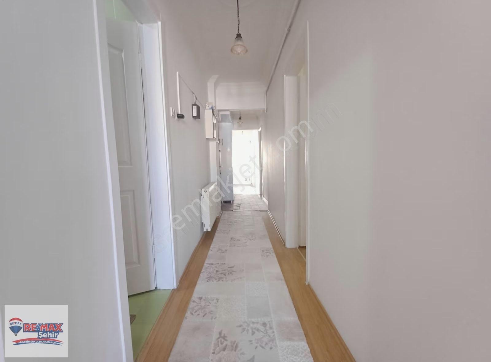 Rüstempaşa Mah. İsmet Acar Caddesi Üzerinde Satılık 2+1 Daire - Görsel 11