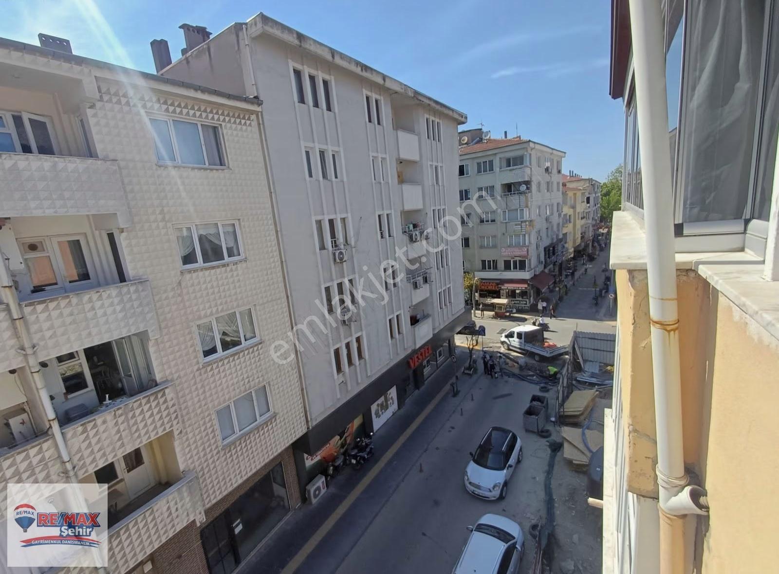 Rüstempaşa Mah. İsmet Acar Caddesi Üzerinde Satılık 2+1 Daire - Görsel 7