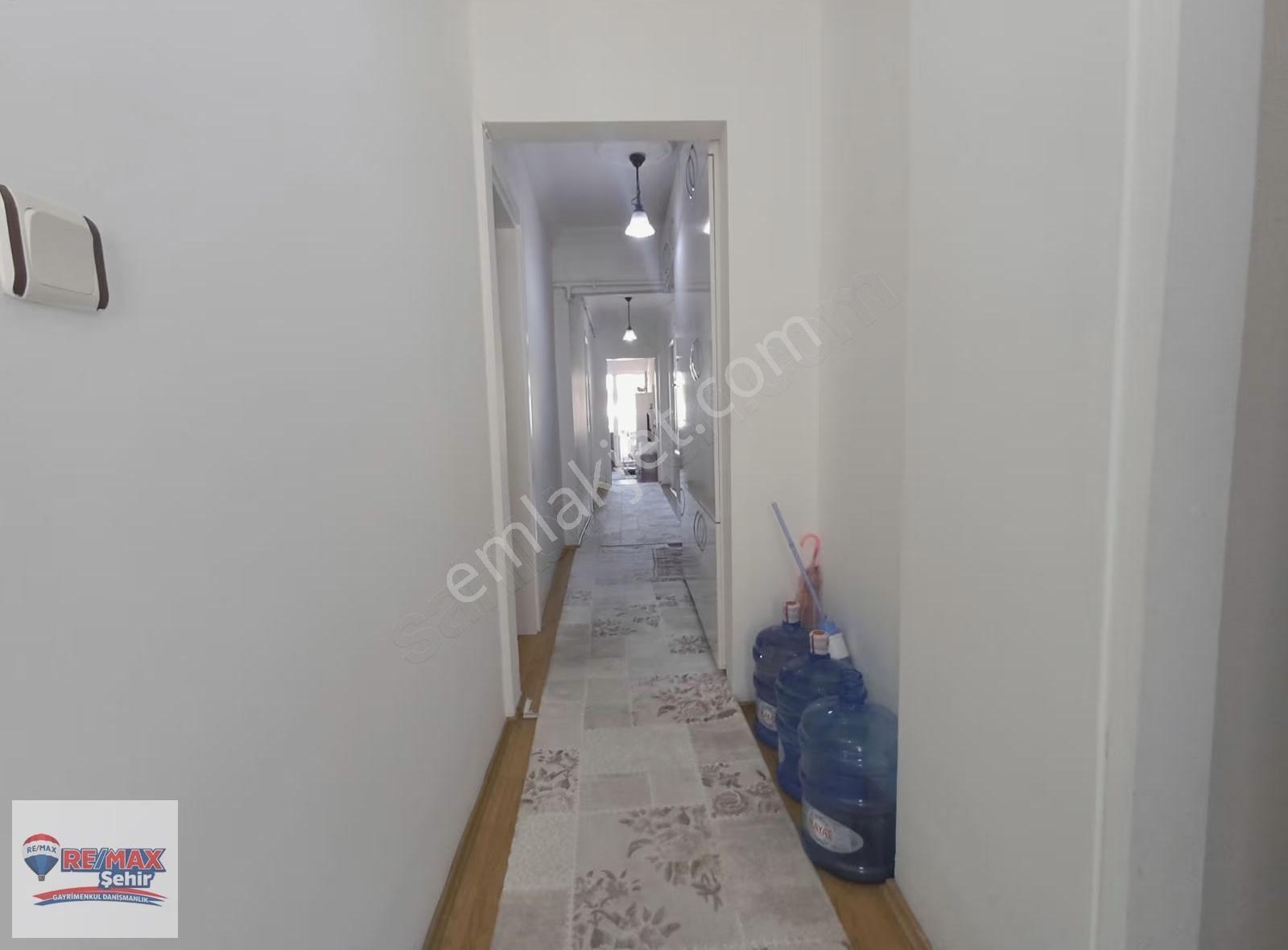 Rüstempaşa Mah. İsmet Acar Caddesi Üzerinde Satılık 2+1 Daire - Görsel 4