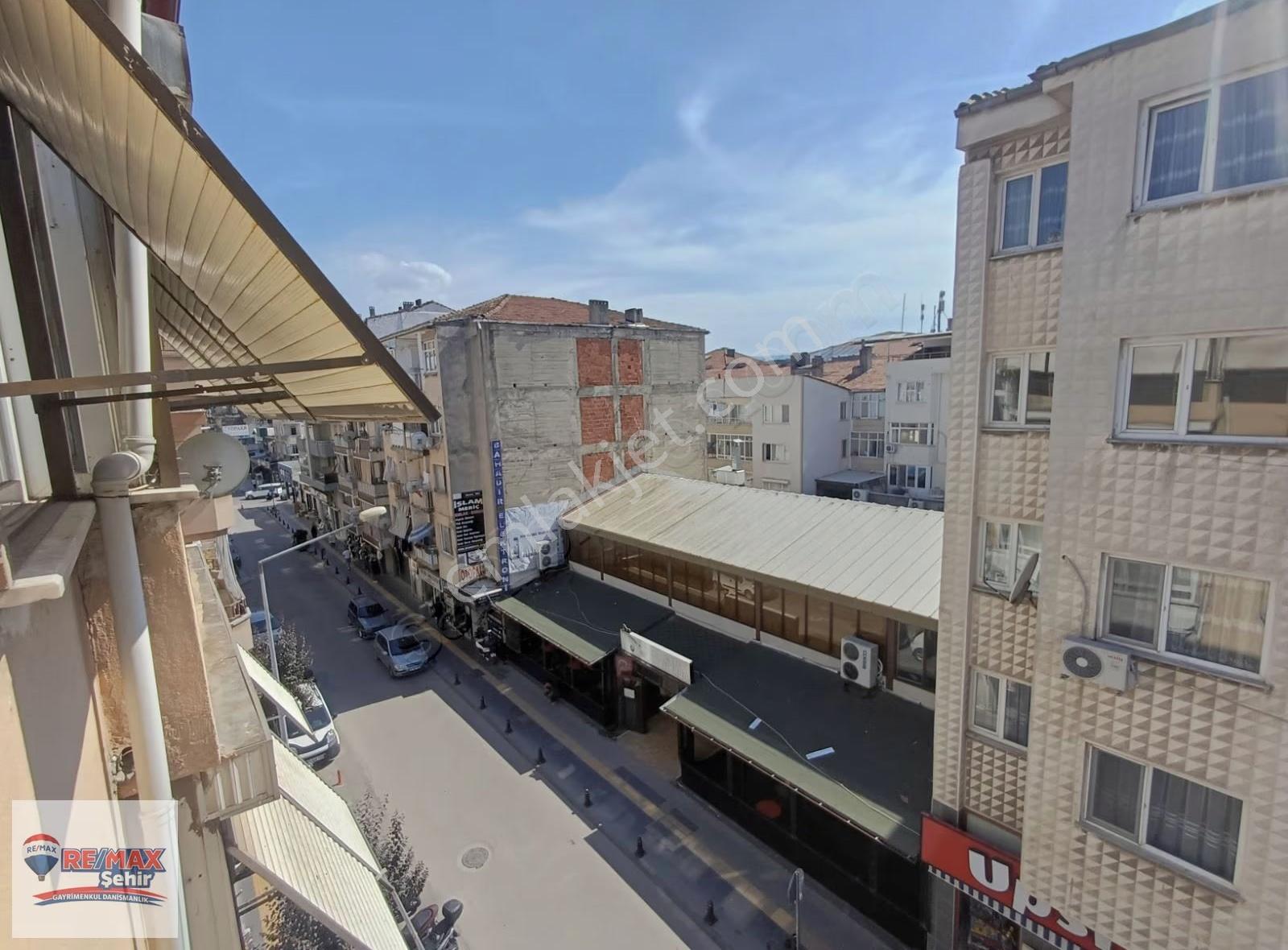 Rüstempaşa Mah. İsmet Acar Caddesi Üzerinde Satılık 2+1 Daire - Görsel 16