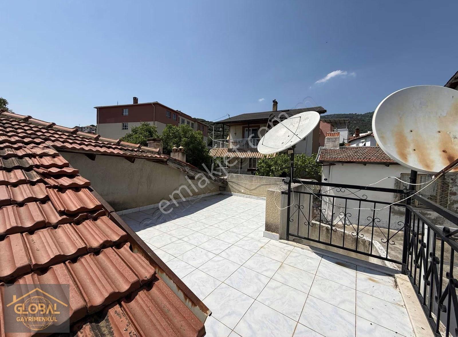 Globalden | 300 M² Satılık Tek Tapu Geniş Bahçeli Müstakil Ev - Görsel 14
