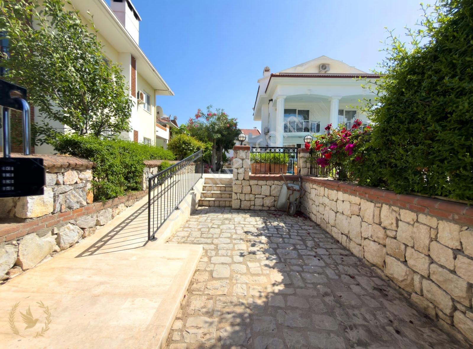 Çalış {villa Palm} Yüksek Galeri ,müstakil Bahçe ,3.5+1 Triplex - Görsel 13