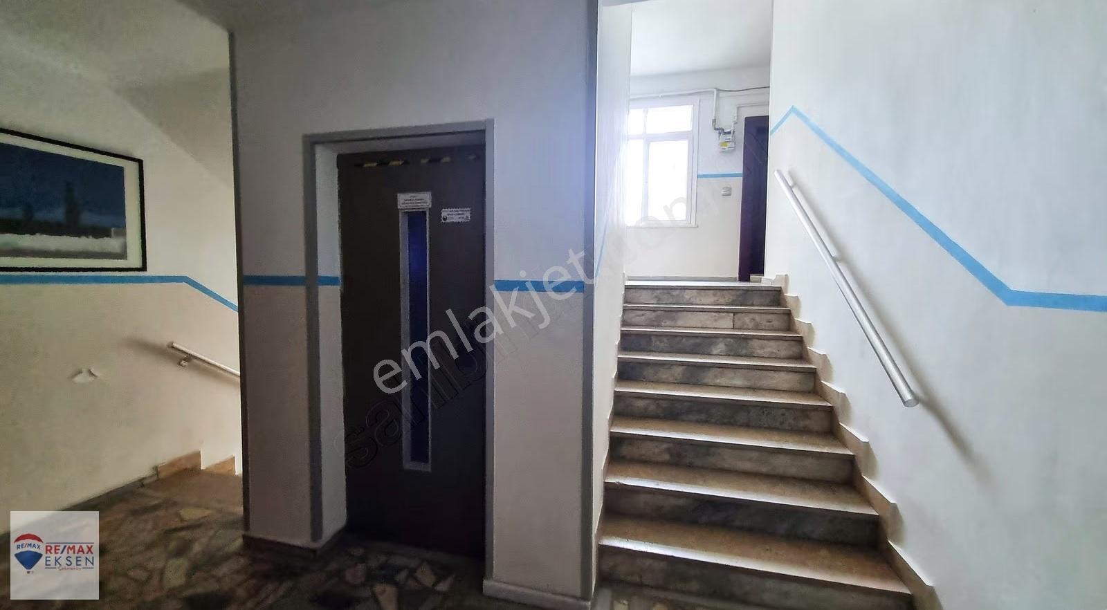 Erenköyde Üç Cepheli, Otoparklı Kiralık 3+1 Daire - Görsel 17