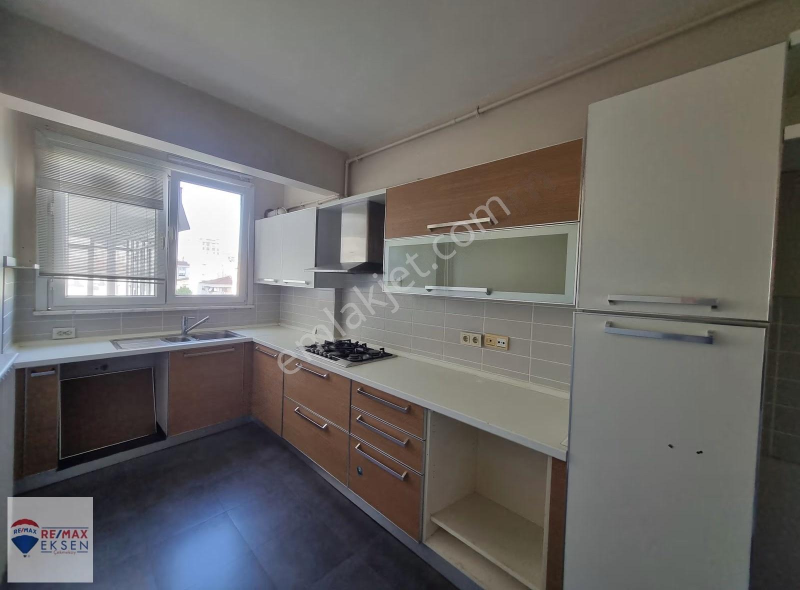 Erenköyde Üç Cepheli, Otoparklı Kiralık 3+1 Daire - Görsel 14