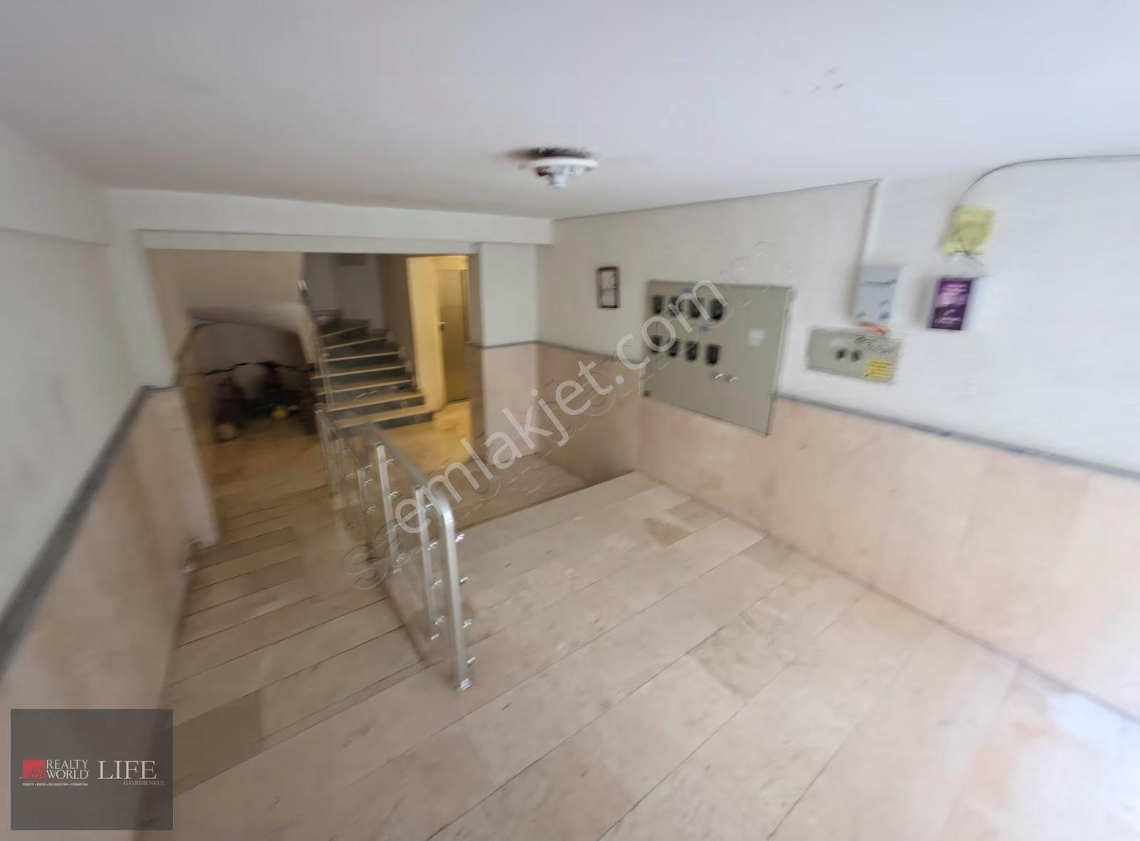Rwlıfe// Büyükdere Mah. Kaplanlar Sokakta Kiralık 3+1 Daire - Görsel 6