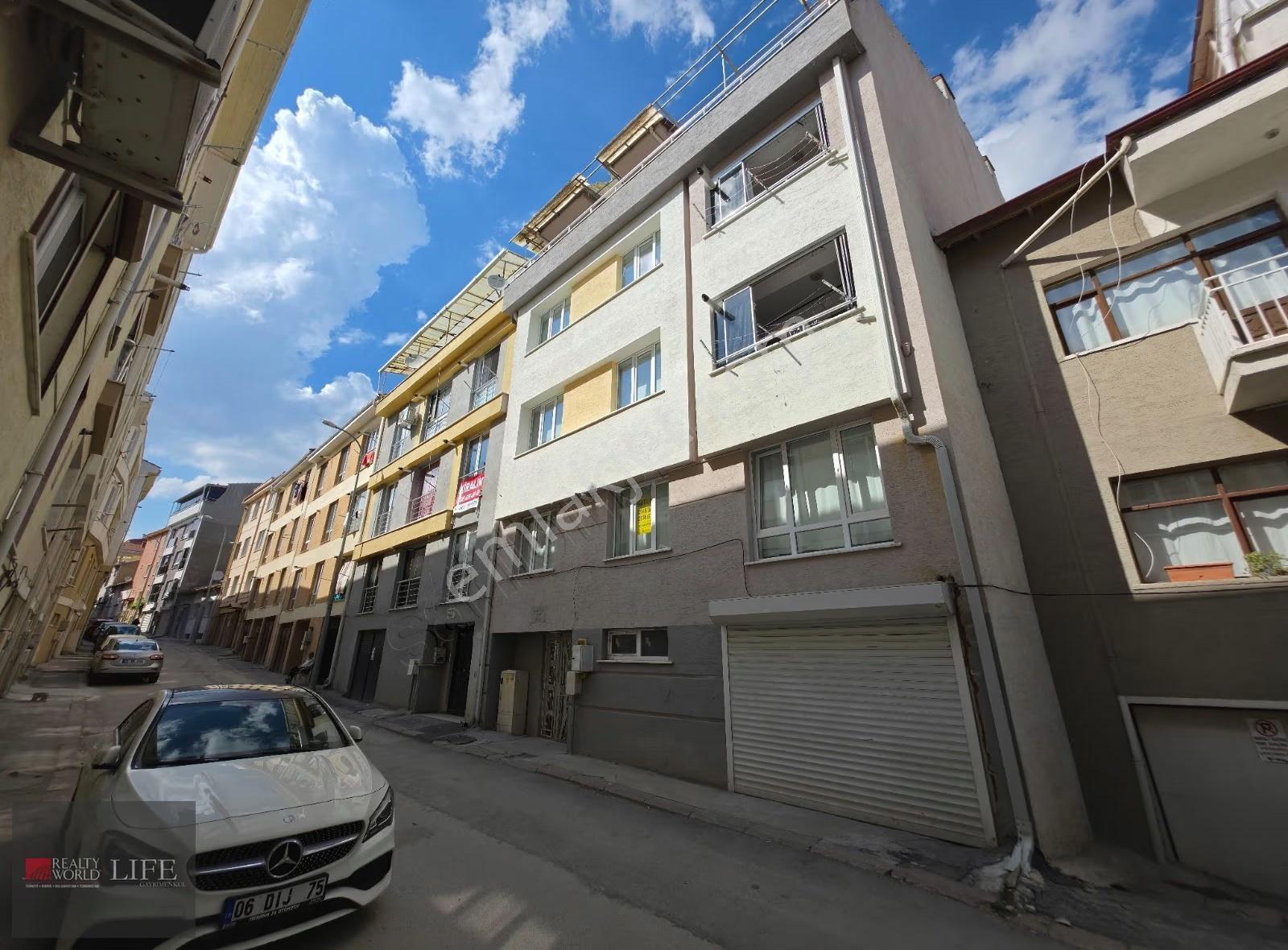 Rwlıfe// Büyükdere Mah. Kaplanlar Sokakta Kiralık 3+1 Daire - Görsel 7