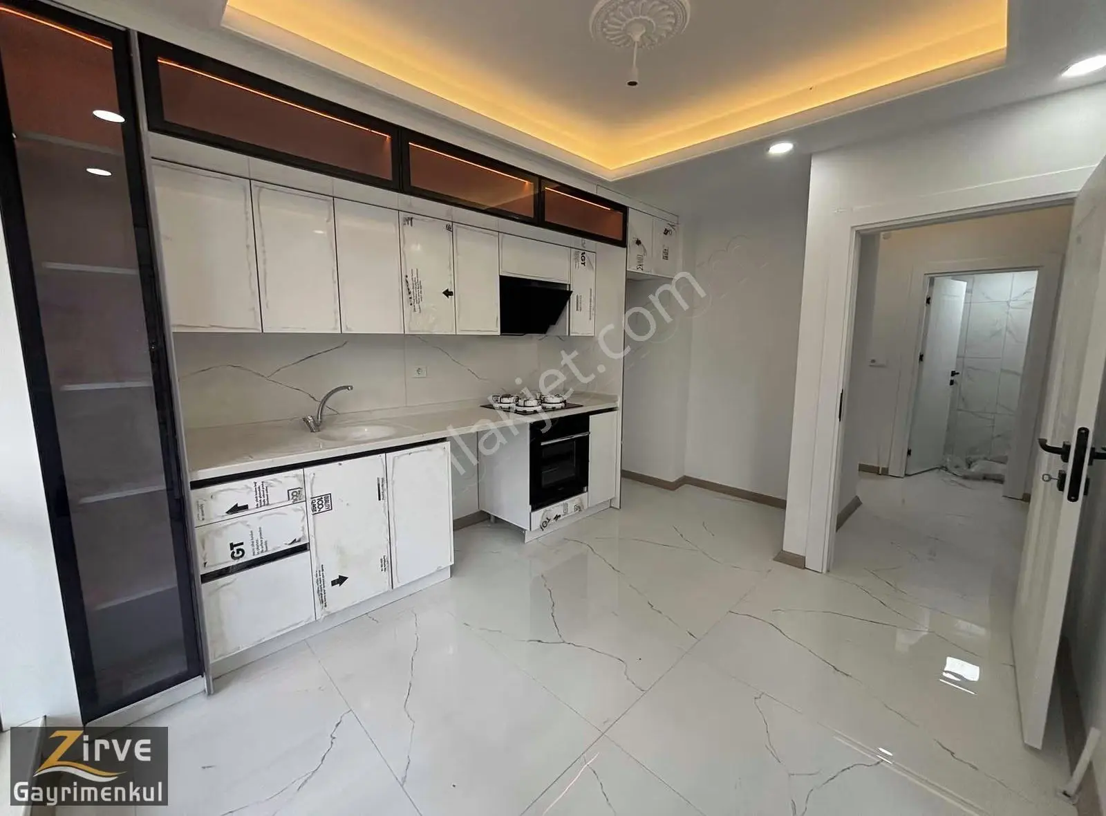 Zirveden Çarşı Merkezde 2+1 Lüx Daire