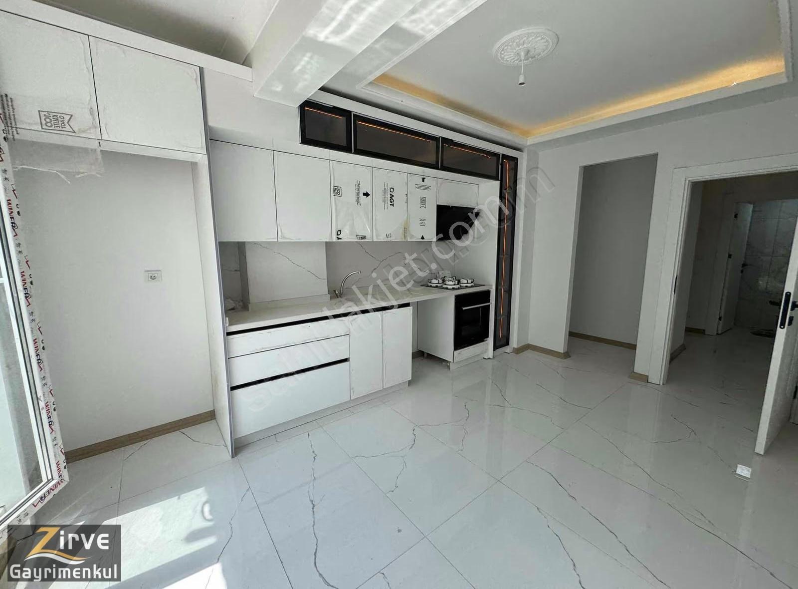 Zirveden Çarşı Merkezde 3+1 Arakat Ön Cephe Lüx Yapılı Daire