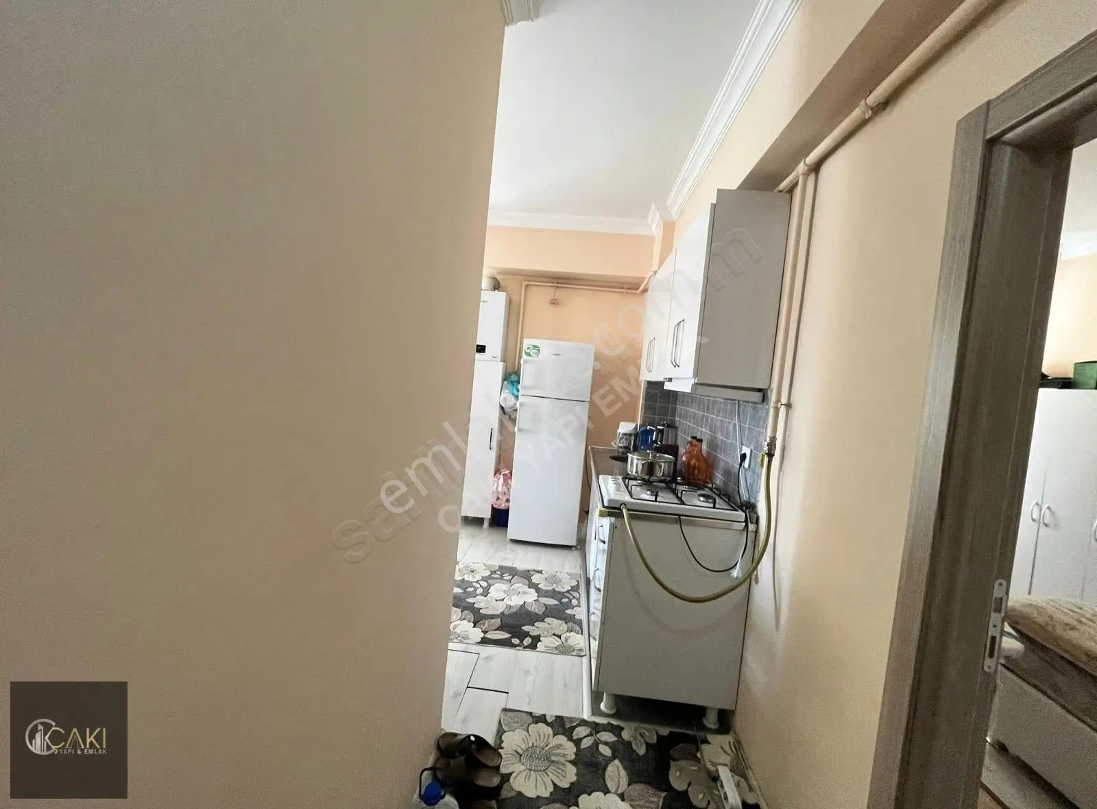 Çakı Yapı Emlaktan Çarşı Merkezde Satılık Eşyalı 1+1 Daire - Görsel 4