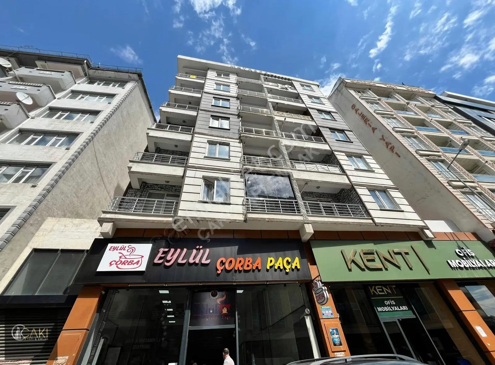 Çakı Yapı Emlaktan Çarşı Merkezde Satılık Eşyalı 1+1 Daire - Görsel 2