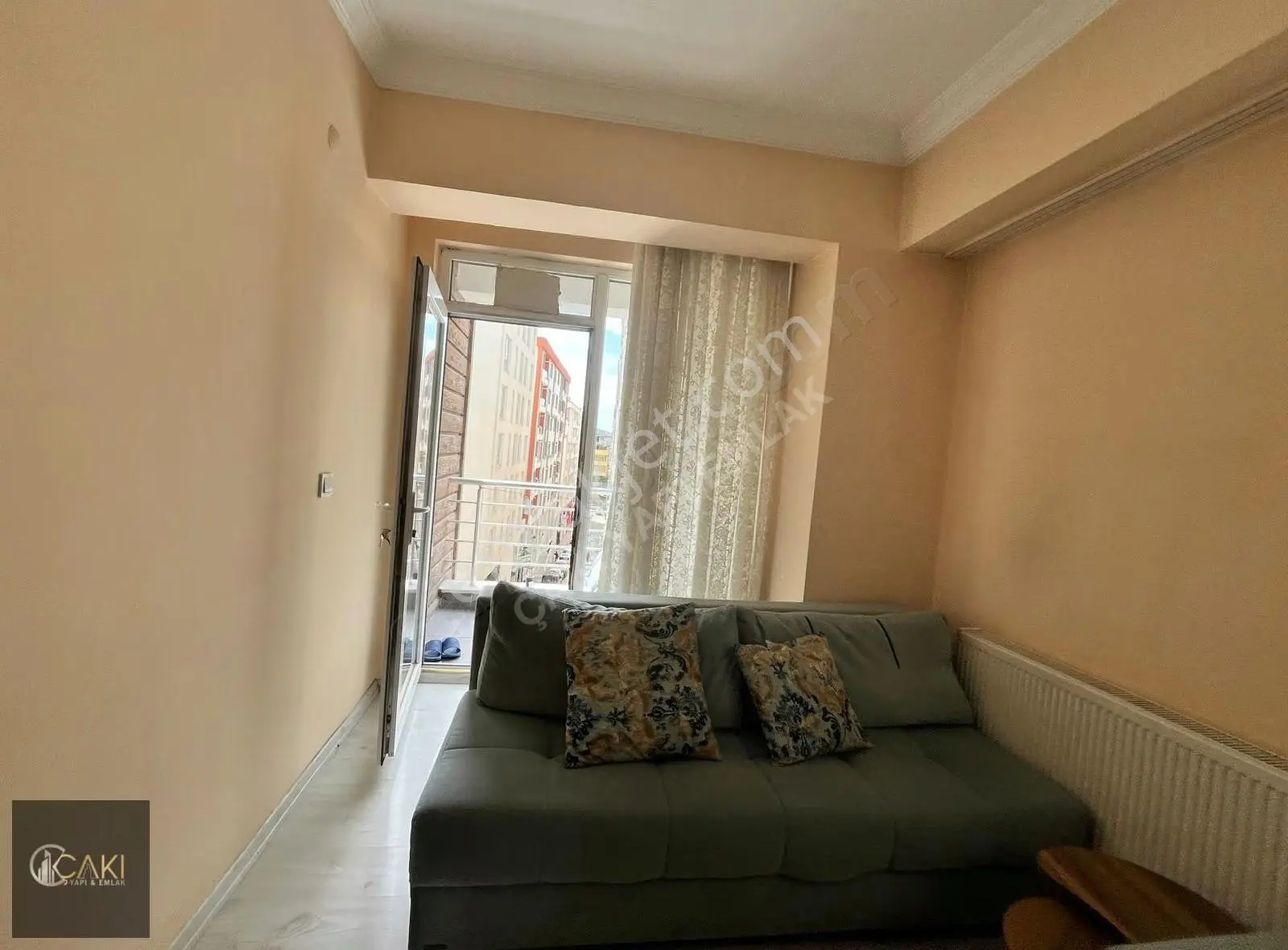 Çakı Yapı Emlaktan Çarşı Merkezde Satılık Eşyalı 1+1 Daire - Görsel 3