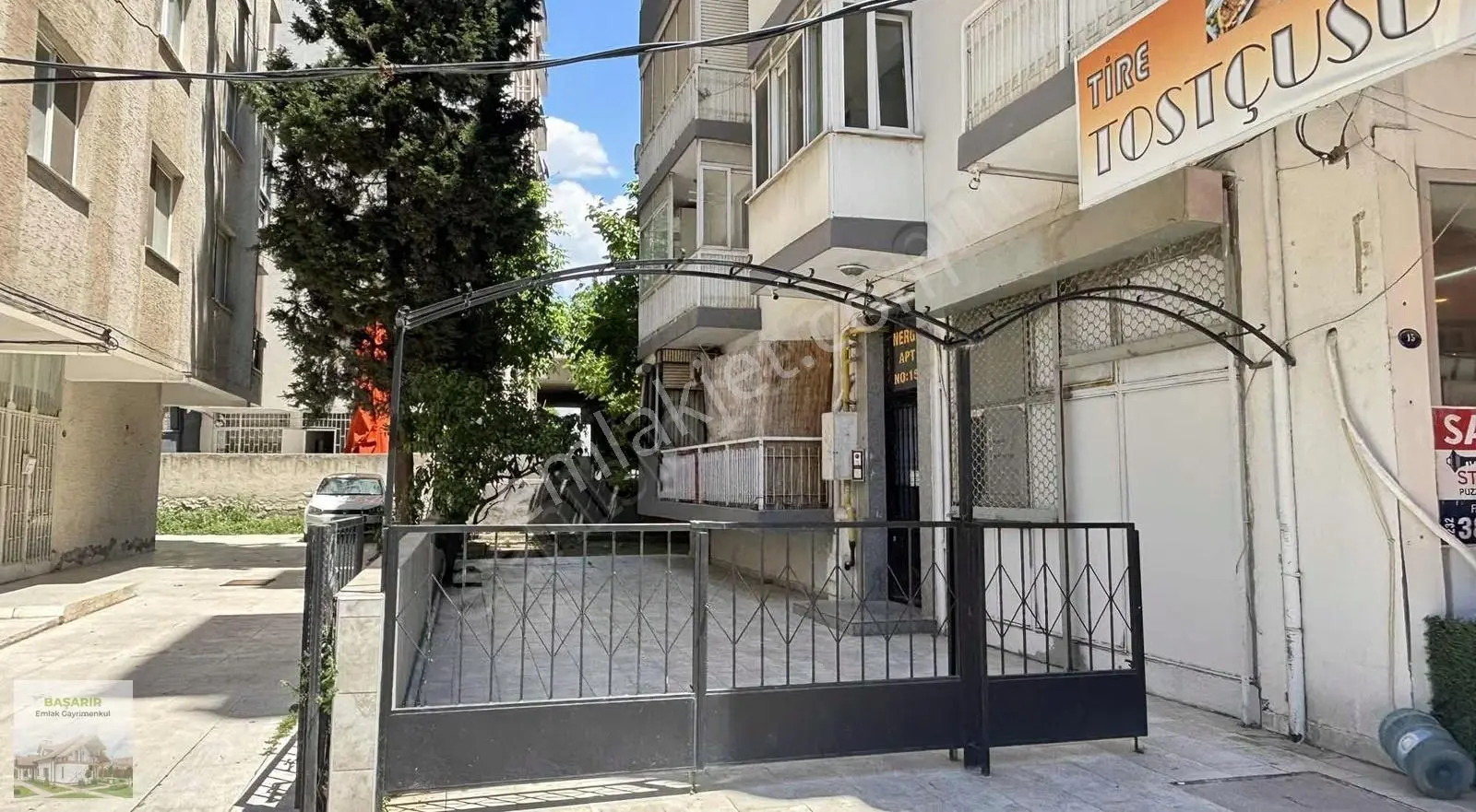 Bornovanın En Merkezi Konumunda Ara Kat Doğalgazlı Otaparklı ... - Görsel 4