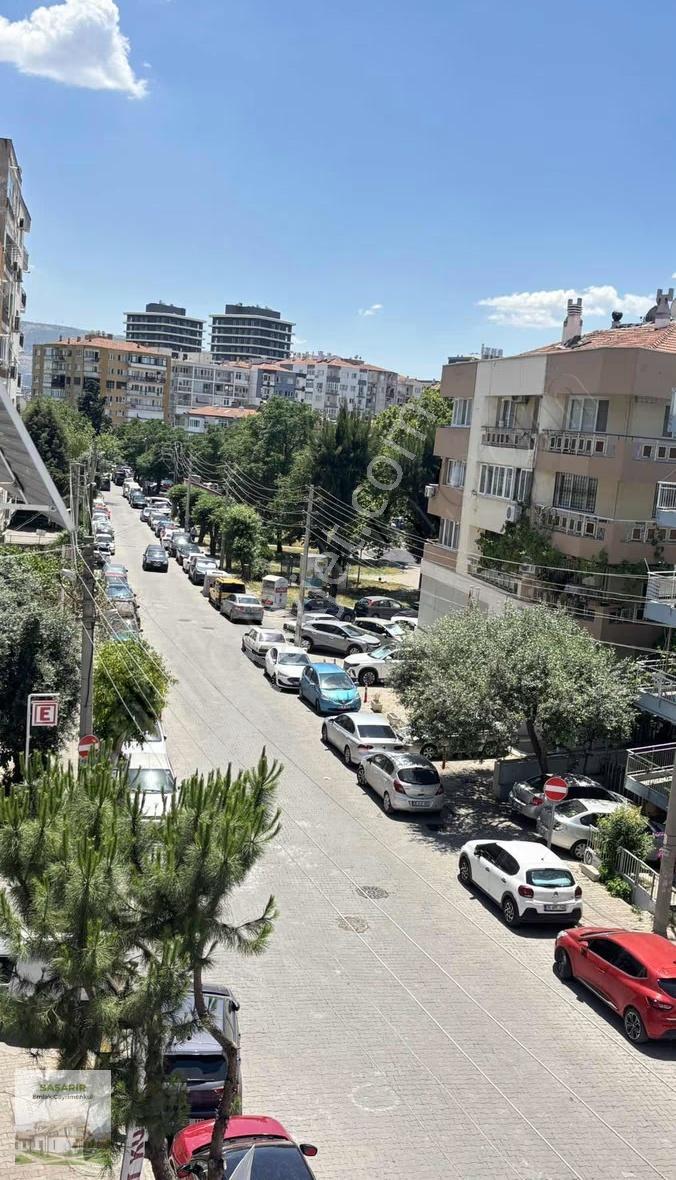 Bornovanın En Merkezi Konumunda Ara Kat Doğalgazlı Otaparklı ... - Görsel 9