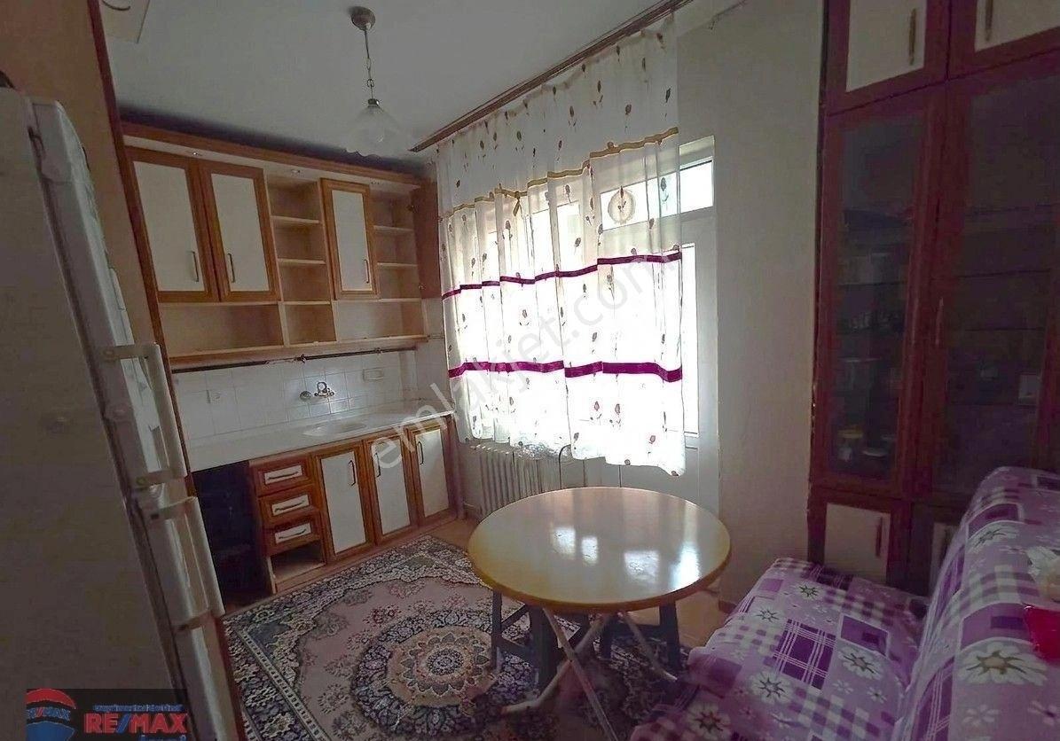 Re/max İnci'den Çarşı Merkezde Kiralık 2+1 Daire - Görsel 27