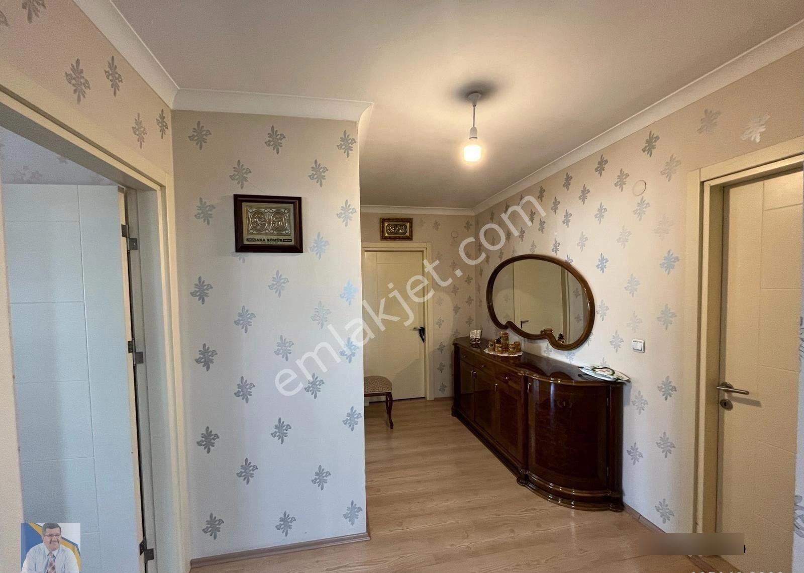Hafiziye Mahallesinde Satılık Geniş 5+1 Teraslı Dublex Daire - Görsel 7