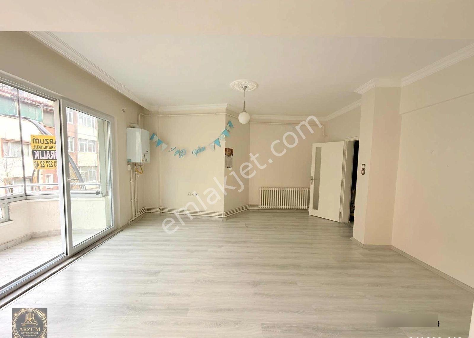 Merzifon Cumhuriyet Caddesinde Çarşıda 2+1 Kiralık Daire - Görsel 14