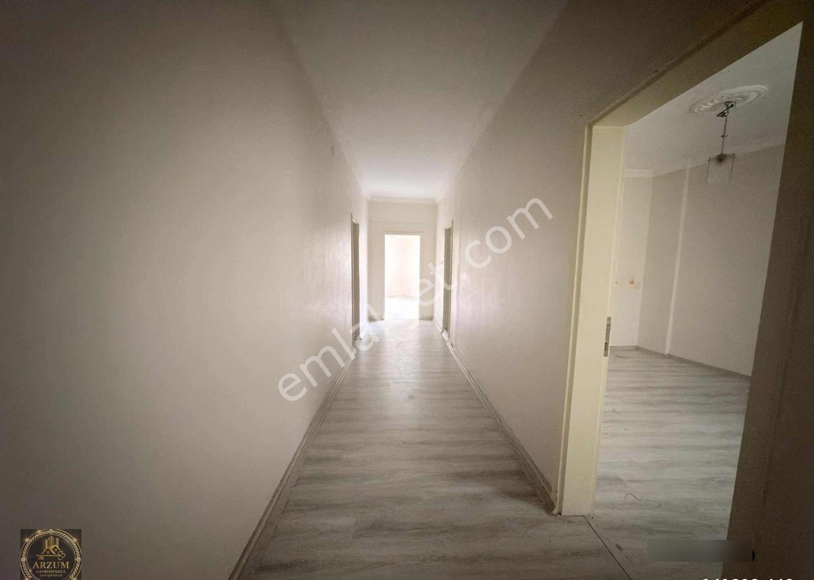 Merzifon Cumhuriyet Caddesinde Çarşıda 2+1 Kiralık Daire - Görsel 2