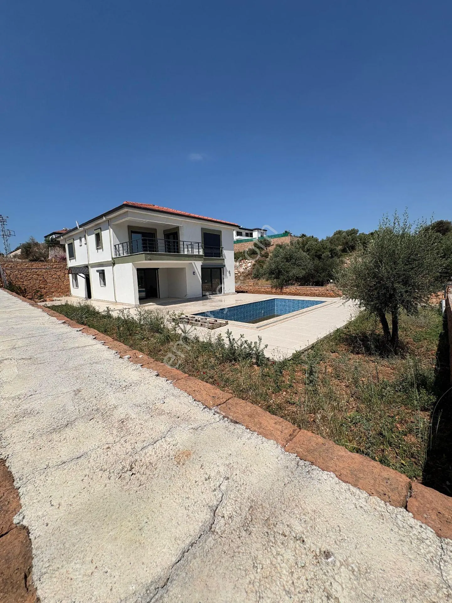 Didim Yeşiltepe'de 700 M² Arsa İçinde Havuzlu Tam Müstakil Villa! - Görsel 2