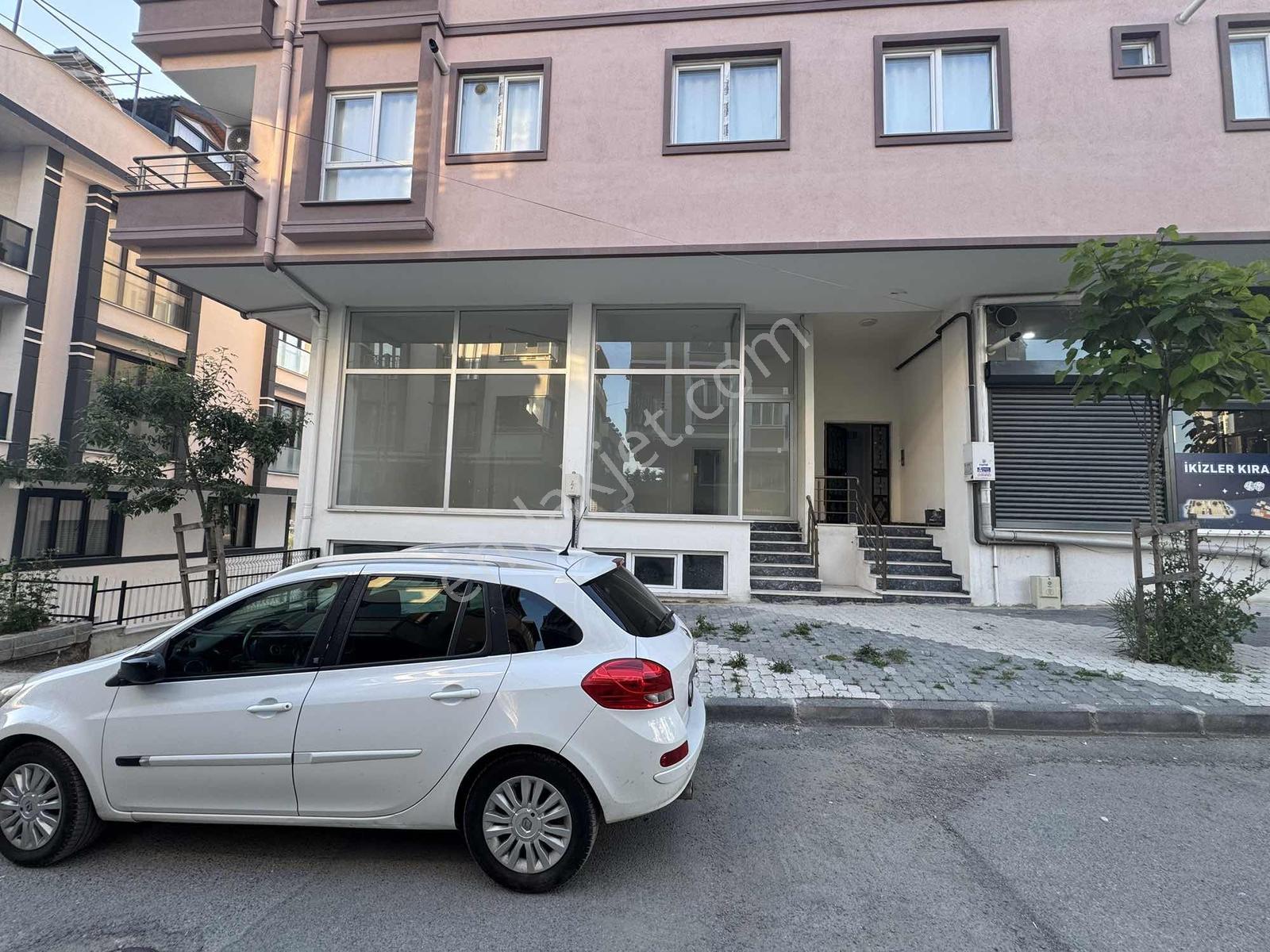 Mavigöl Mh Cumhuriyet Caddesinde Kiralık 100m2 Dükkan