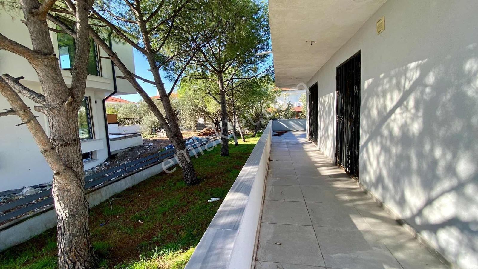 Ayvalık Sahilkent Mevkiinde 380m2 Arsa İçinde 4+1 Satılık Villa - Görsel 30