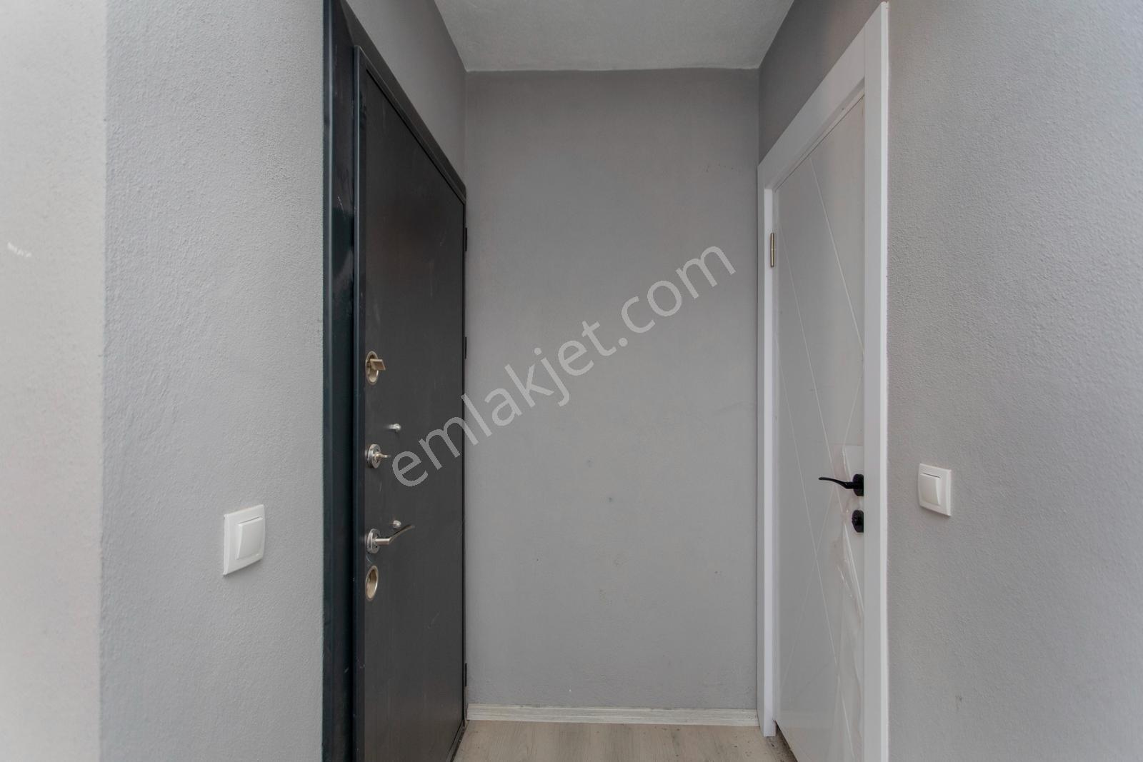 Foça Kazım Dirik Mah. Satılık 2+1 Bahçe Katı Daire - Görsel 3