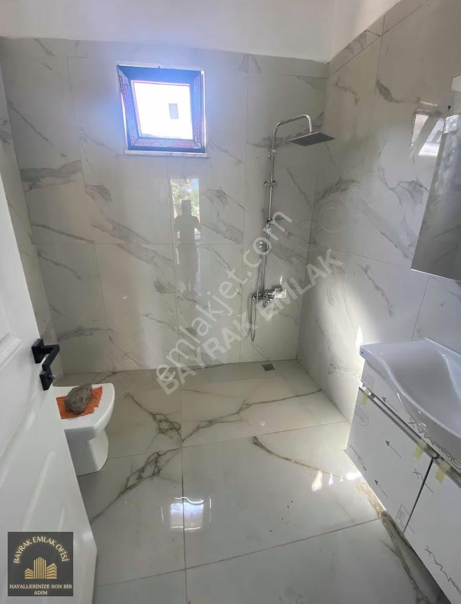 Edemit Merkezde Kiralık Dükkan - Görsel 19