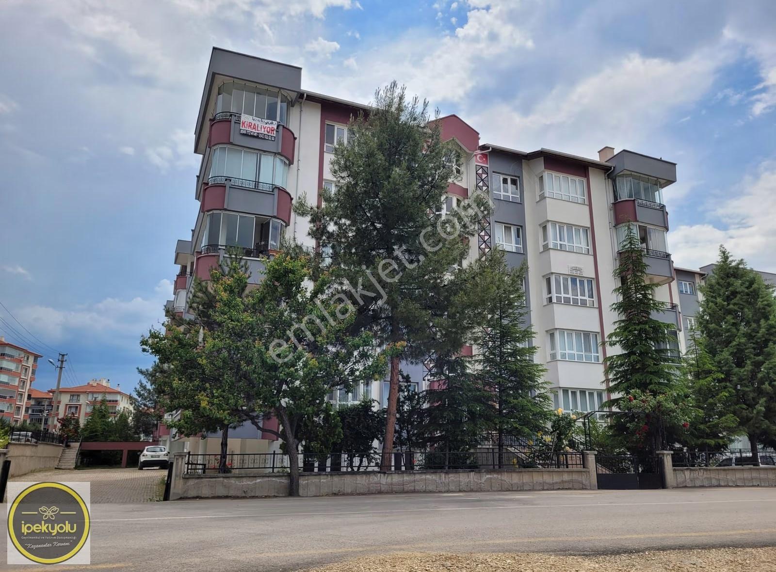 İpekyolu Gayrimenkulden İpekyolu Sitesinde 3+1 Kiralık Daire